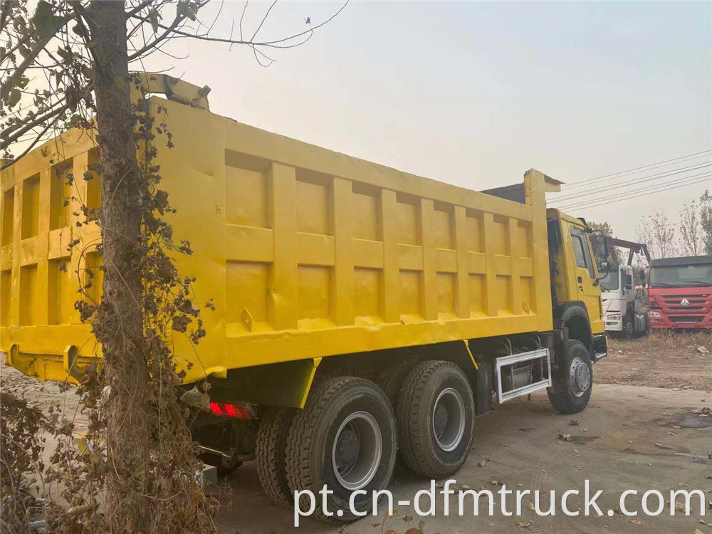 Refursbished Used Howo 6x4 10 Wheels Dump Truck3